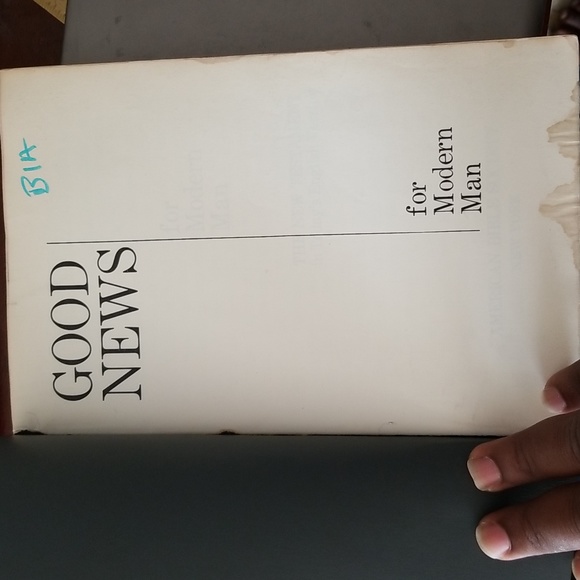 Giant Print Good News New Testaments - Picture 4 of 9